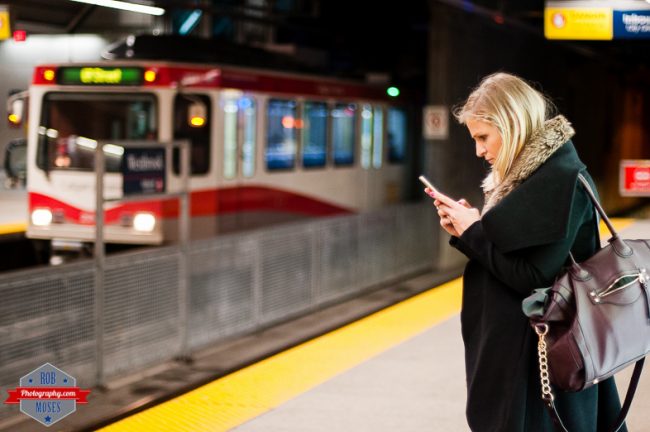 Should emails sent whilst commuting count as part of the working day?